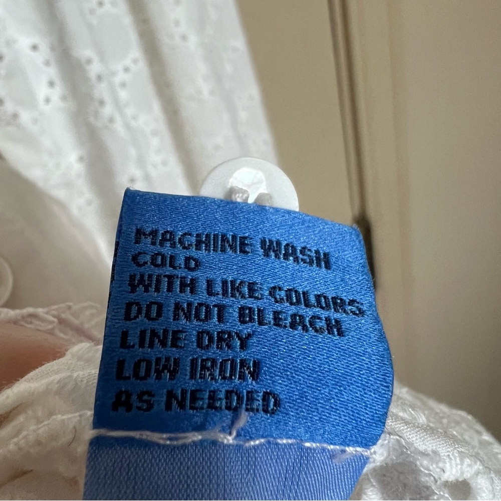 J. McLaughlin White Eyelet Button-Front Women's T… - image 6